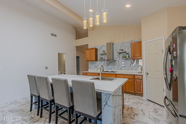 133 LAKE MEAD Court, El Paso, TX 79928