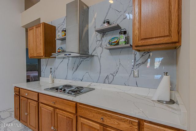 133 LAKE MEAD Court, El Paso, TX 79928