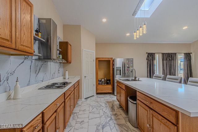 133 LAKE MEAD Court, El Paso, TX 79928