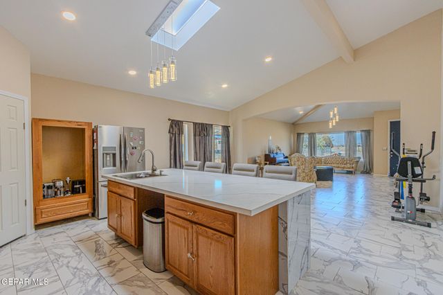 133 LAKE MEAD Court, El Paso, TX 79928