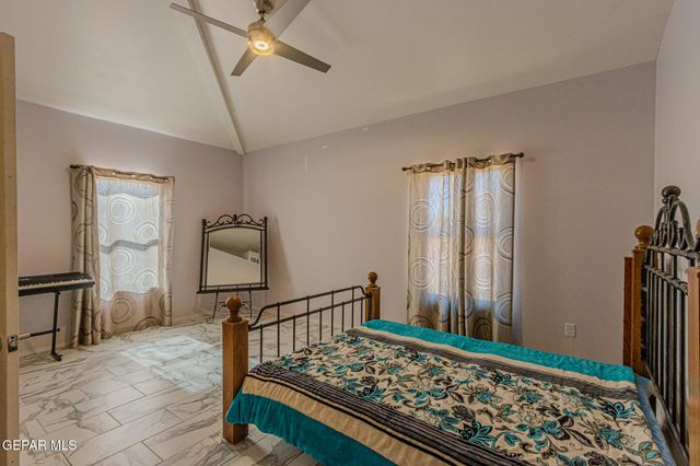 133 LAKE MEAD Court, El Paso, TX 79928