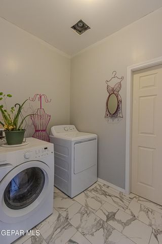 133 LAKE MEAD Court, El Paso, TX 79928