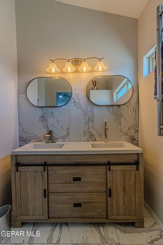 133 LAKE MEAD Court, El Paso, TX 79928