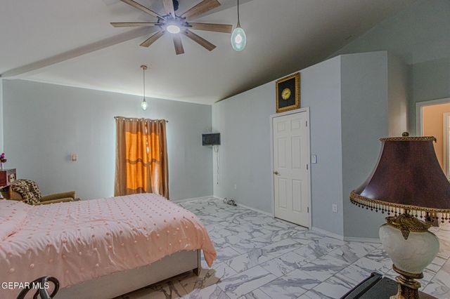 133 LAKE MEAD Court, El Paso, TX 79928