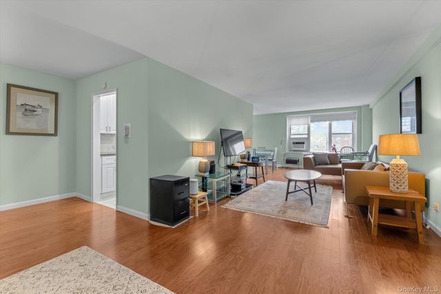 18-70 211th Street 6J, Bayside, NY 11360