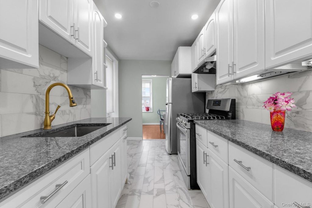 18-70 211th Street 6J, Bayside, NY 11360