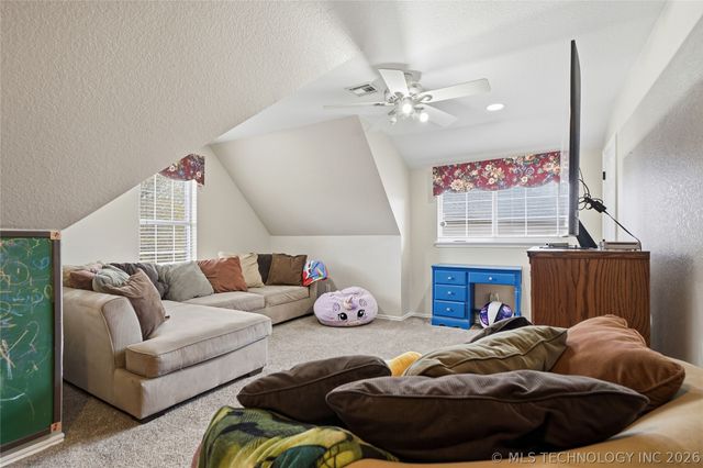 11018 S Erie Avenue, Tulsa, OK 74137