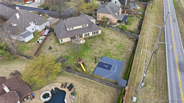 11018 S Erie Avenue, Tulsa, OK 74137