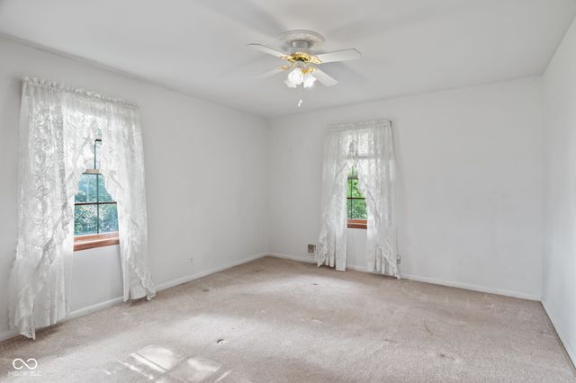 2172 E 500 N, Whiteland, IN 46184