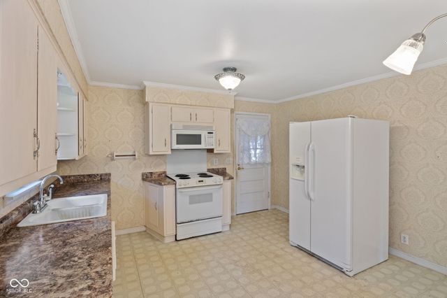 2172 E 500 N, Whiteland, IN 46184