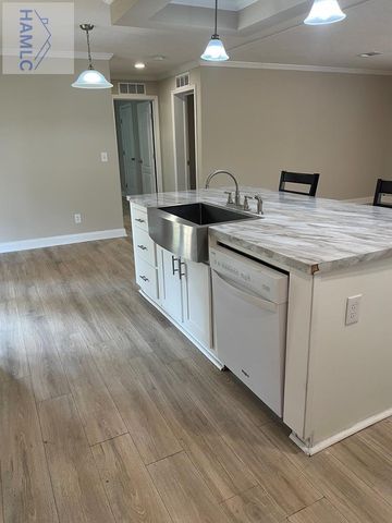 688 Linden Bluff Drive, Jesup, GA 31545