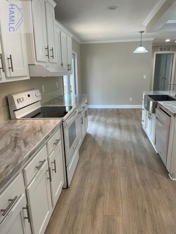 688 Linden Bluff Drive, Jesup, GA 31545