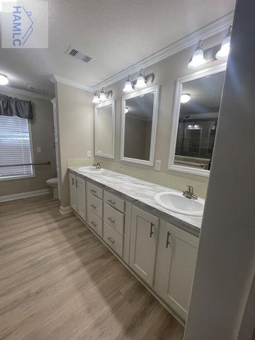 688 Linden Bluff Drive, Jesup, GA 31545