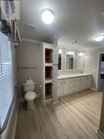 688 Linden Bluff Drive, Jesup, GA 31545