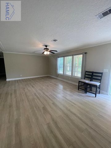 688 Linden Bluff Drive, Jesup, GA 31545