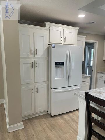 688 Linden Bluff Drive, Jesup, GA 31545