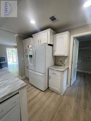 688 Linden Bluff Drive, Jesup, GA 31545