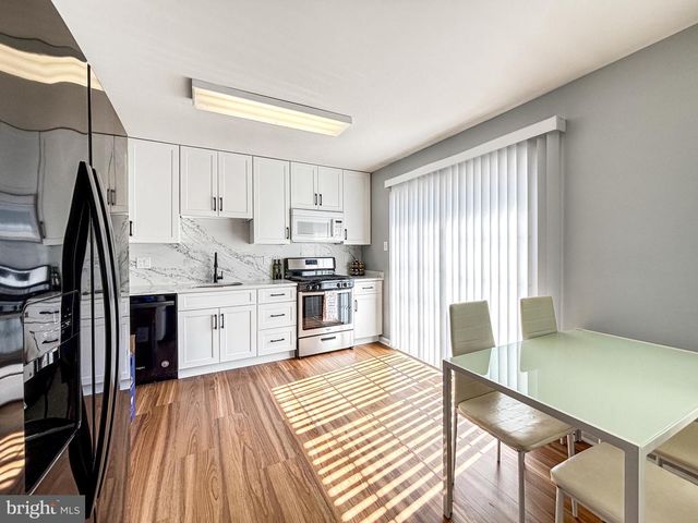 6901 BALTIMORE DR, Marlton, NJ 08053