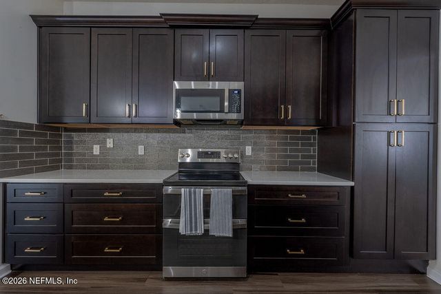 3787 JULIET LEIA Circle W, Jacksonville, FL 32218