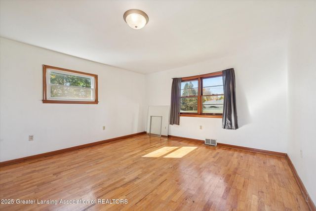 110 N Canal Road, Lansing, MI 48917