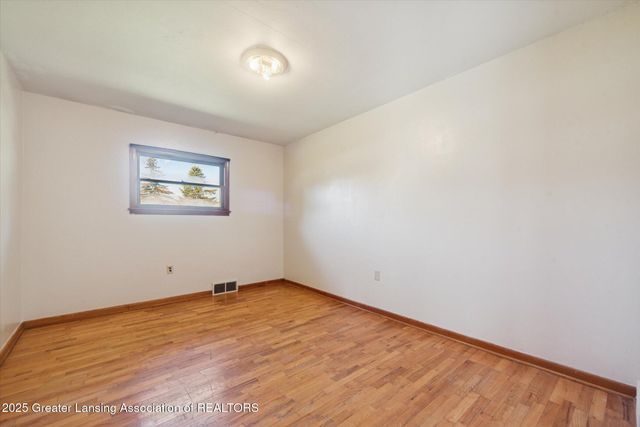 110 N Canal Road, Lansing, MI 48917