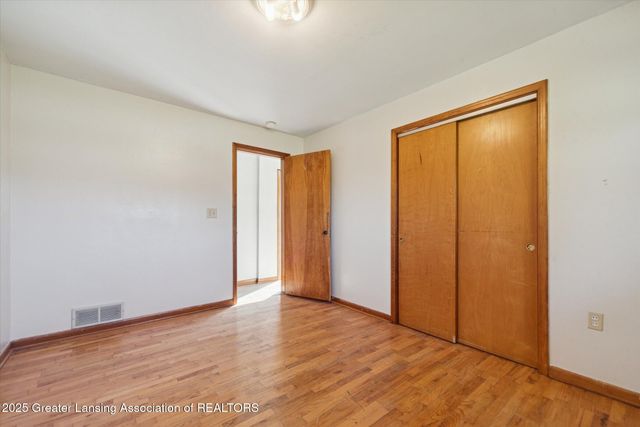 110 N Canal Road, Lansing, MI 48917