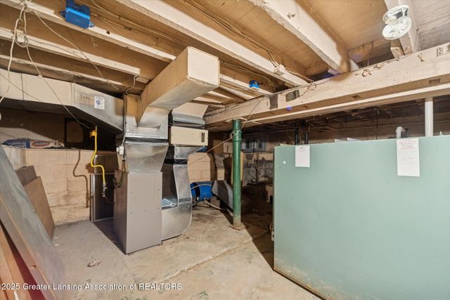 110 N Canal Road, Lansing, MI 48917