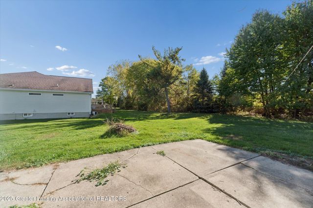 110 N Canal Road, Lansing, MI 48917