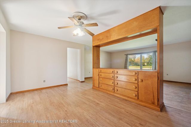 110 N Canal Road, Lansing, MI 48917