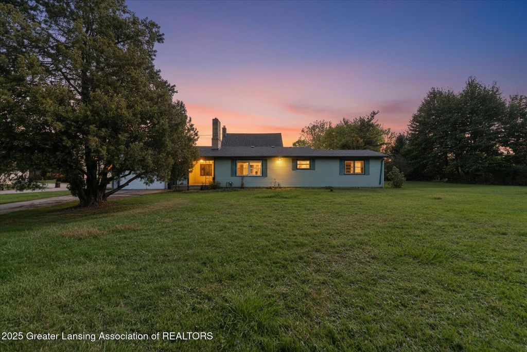 110 N Canal Road, Lansing, MI 48917