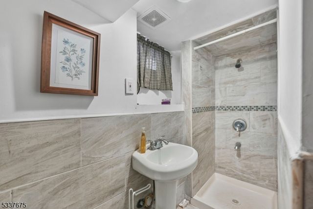 340 Jackson Ave, Scotch Plains Twp., NJ 07076