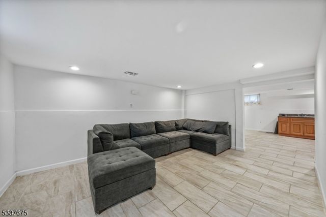 340 Jackson Ave, Scotch Plains Twp., NJ 07076