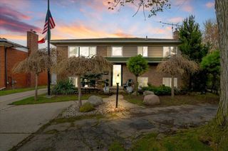 22606 E 12 Mile Road, St Clair Shores, MI 48081