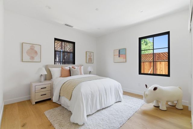 680 N San Antonio Road, Los Altos, CA 94022