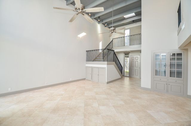 6 River Hollow Lane, Houston, TX 77027