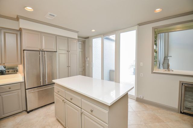 6 River Hollow Lane, Houston, TX 77027