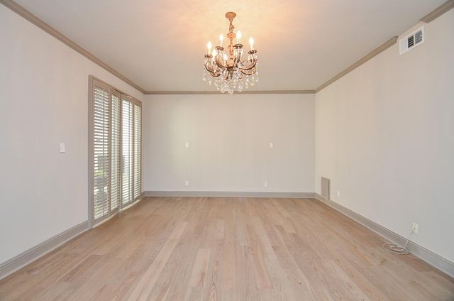 6 River Hollow Lane, Houston, TX 77027