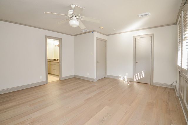 6 River Hollow Lane, Houston, TX 77027