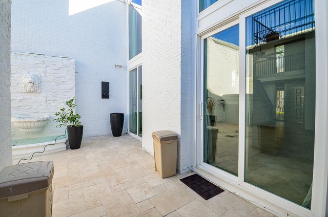 6 River Hollow Lane, Houston, TX 77027