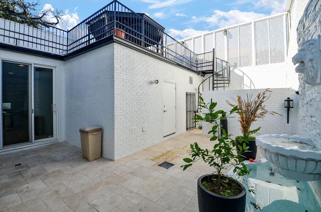 6 River Hollow Lane, Houston, TX 77027