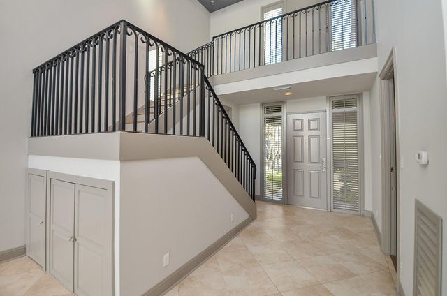 6 River Hollow Lane, Houston, TX 77027