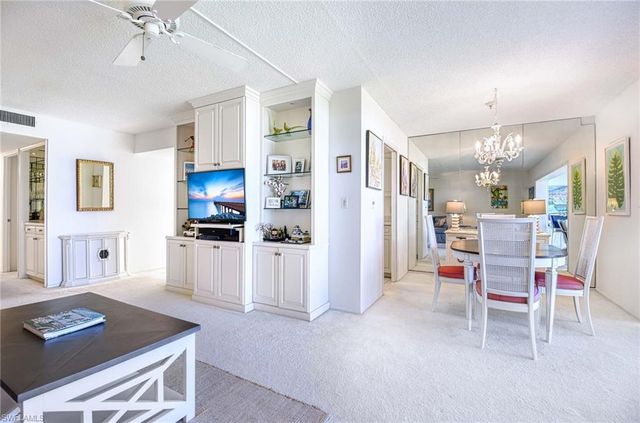 2151 Gulf Shore BLVD N # 204, Naples, FL 34102