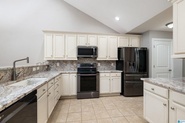 121 Cornerstone Ct Unit 121, Birmingham, AL 35022