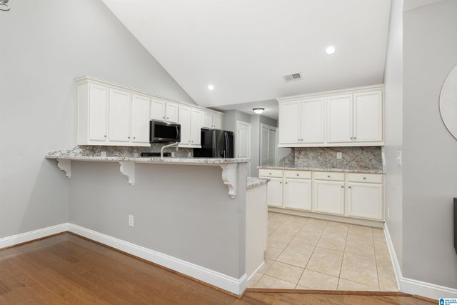 121 Cornerstone Ct Unit 121, Birmingham, AL 35022