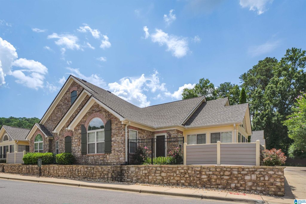 121 Cornerstone Ct Unit 121, Birmingham, AL 35022