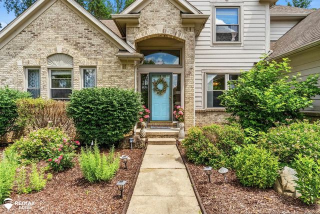 3311 Peregrine Way, Howell, MI 48843