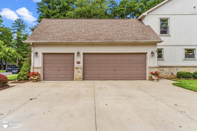 3311 Peregrine Way, Howell, MI 48843
