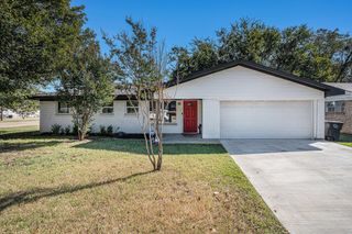 807 Poindexter Avenue, Cleburne, TX 76033