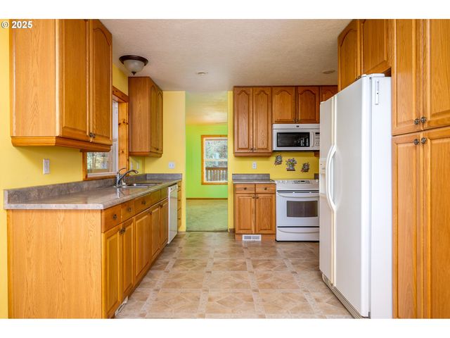 29380 Se OLD RANCH Dr, Estacada, OR 97023