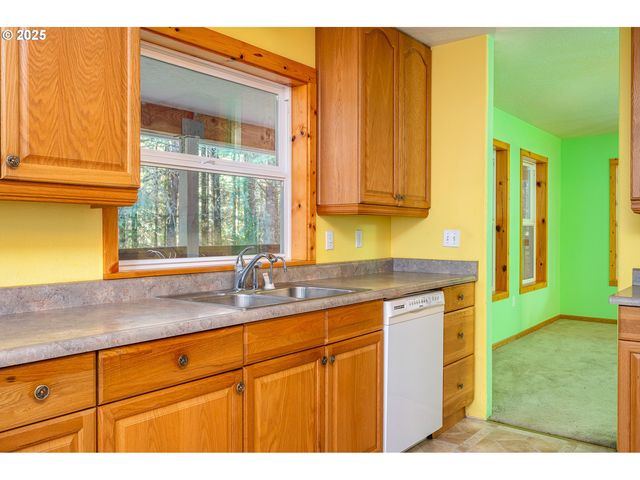 29380 Se OLD RANCH Dr, Estacada, OR 97023